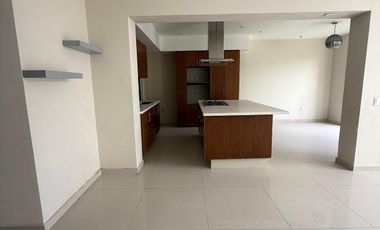 Casa en Venta – Valle Imperial, Coto 19 (Imperio Maya)