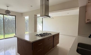 Casa en Venta – Valle Imperial, Coto 19 (Imperio Maya)