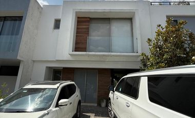 Casa en Venta – Valle Imperial, Coto 19 (Imperio Maya)
