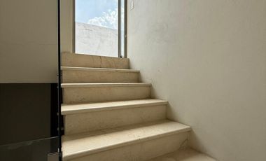Casa en Venta – Valle Imperial, Coto 19 (Imperio Maya)