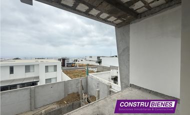 Casa de Lujo en Venta – Urb. Marina Blue, Manta