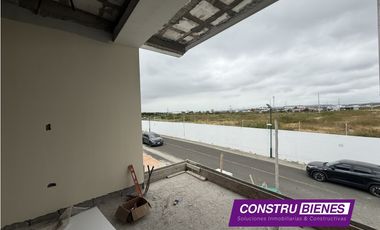 Casa de Lujo en Venta – Urb. Marina Blue, Manta