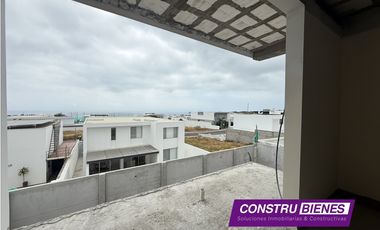 Casa de Lujo en Venta – Urb. Marina Blue, Manta