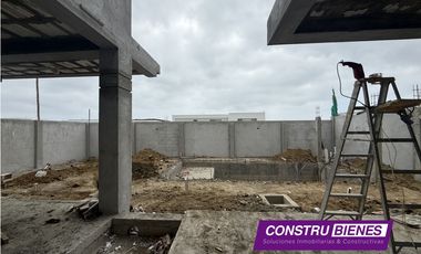 Casa de Lujo en Venta – Urb. Marina Blue, Manta