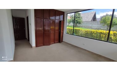 Valle de Los Chillos, Casa Comercial en Renta, 700m2, 3 Ambientes