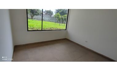 Valle de Los Chillos, Casa Comercial en Renta, 700m2, 3 Ambientes