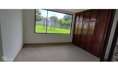 Valle de Los Chillos, Casa Comercial en Renta, 700m2, 3 Ambientes