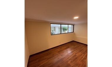 Venta Depatamento, Cuenca, Condominio Jardines del Sol, 163 m²