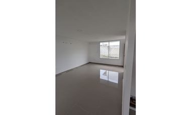 En venta casa de dos pisos sector Cdla Manta azul.