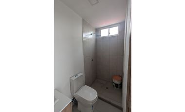 En venta casa de dos pisos sector Cdla Manta azul.