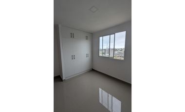 En venta casa de dos pisos sector Cdla Manta azul.