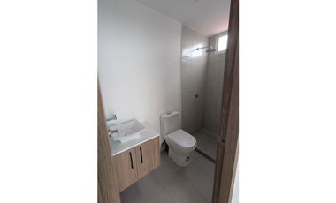 En venta casa de dos pisos sector Cdla Manta azul.