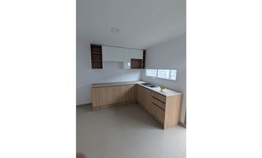 En venta casa de dos pisos sector Cdla Manta azul.