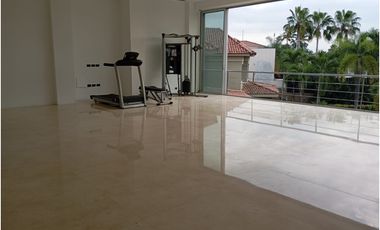 Samborondón, Casa en Venta, 844m2, 2 Habitaciones, gym, vista al lago