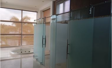 Samborondón, Casa en Venta, 844m2, 2 Habitaciones, gym, vista al lago