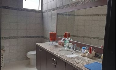 Samborondón, Casa en Venta, 844m2, 2 Habitaciones, gym, vista al lago