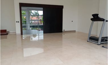 Samborondón, Casa en Venta, 844m2, 2 Habitaciones, gym, vista al lago