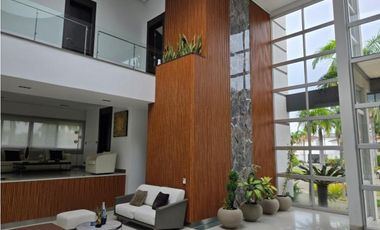 Samborondón, Casa en Venta, 844m2, 2 Habitaciones, gym, vista al lago