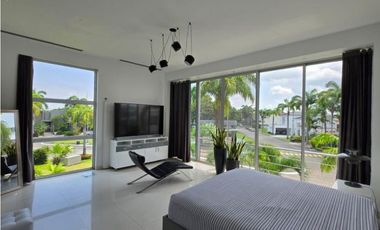 Samborondón, Casa en Venta, 844m2, 2 Habitaciones, gym, vista al lago
