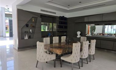 Samborondón, Casa en Venta, 844m2, 2 Habitaciones, gym, vista al lago