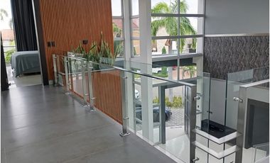 Samborondón, Casa en Venta, 844m2, 2 Habitaciones, gym, vista al lago