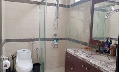 Samborondón, Casa en Venta, 844m2, 2 Habitaciones, gym, vista al lago