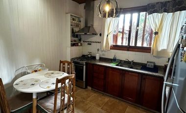 **HERMOSA CASA Â¡APTO CREDITO! EN BARRIO CERRITO**