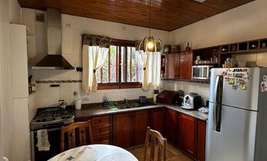 **HERMOSA CASA Â¡APTO CREDITO! EN BARRIO CERRITO**