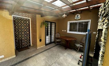 **HERMOSA CASA Â¡APTO CREDITO! EN BARRIO CERRITO**