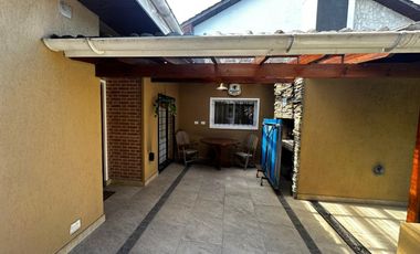 **HERMOSA CASA Â¡APTO CREDITO! EN BARRIO CERRITO**