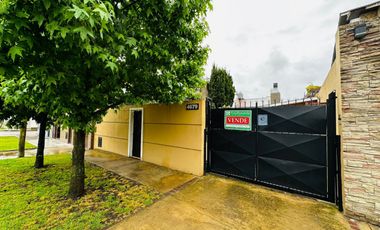 **HERMOSA CASA Â¡APTO CREDITO! EN BARRIO CERRITO**