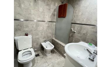 SEMIPISO AL CONTRAFRENTE. MACROCENTRO. RECICLADO