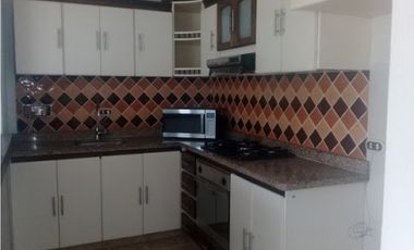 Maat vende Casa urbana Villeta-Villa Maria, 240M2 $950Millones