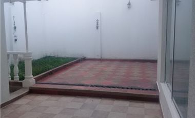 Maat vende Casa urbana Villeta-Villa Maria, 240M2 $950Millones