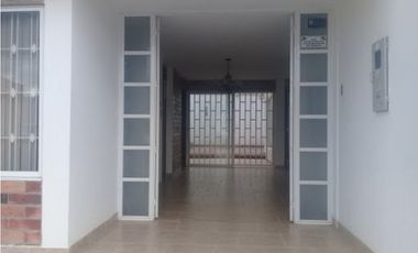 Maat vende Casa urbana Villeta-Villa Maria, 240M2 $950Millones