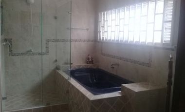 Maat vende Casa urbana Villeta-Villa Maria, 240M2 $950Millones