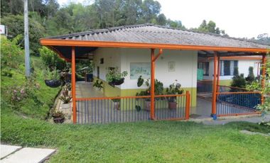 Finca con casa para venta de 3.2 hectáreas en Silvania Cundinamarca