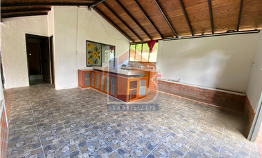 SE ARRIENDA CASA CAMPESTRE EN CALARCA QUINDO