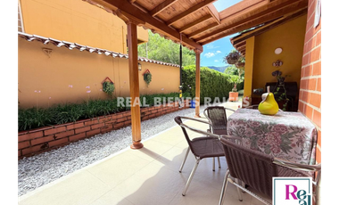 Hermosa casa en unidad cerrada – Sector El Tambo
