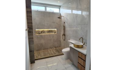 SE VENDE CASA DOS PISOS URB. PORTAL ALMERIA ZONA NORTE DE MONTERIA