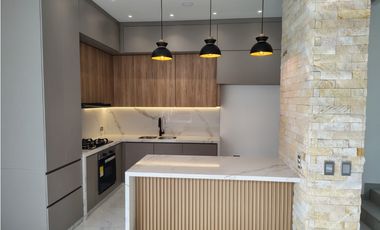 SE VENDE CASA DOS PISOS URB. PORTAL ALMERIA ZONA NORTE DE MONTERIA