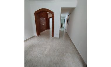 CASA EN ITAGUI SAN PIO PRIMER PISO