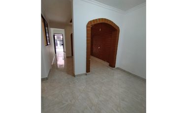 CASA EN ITAGUI SAN PIO PRIMER PISO