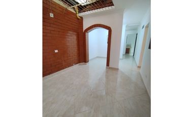 CASA EN ITAGUI SAN PIO PRIMER PISO