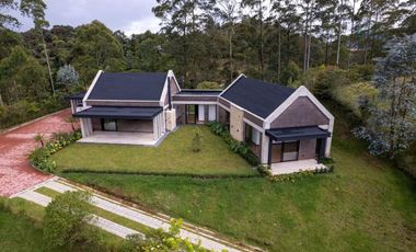 EXCLUSIVA CASA EN VENTA EN MONTESERENO , EL RETIRO / ANT