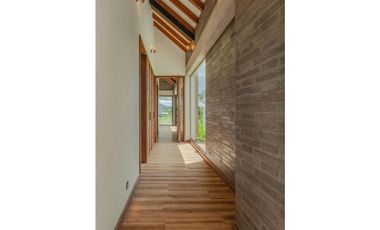 EXCLUSIVA CASA EN VENTA EN MONTESERENO , EL RETIRO / ANT