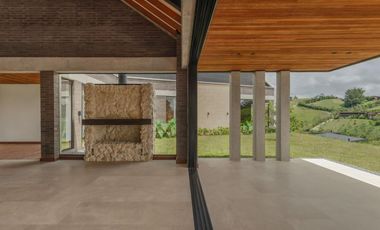 EXCLUSIVA CASA EN VENTA EN MONTESERENO , EL RETIRO / ANT