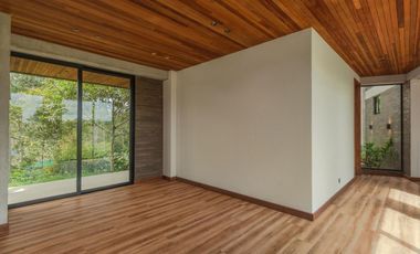 EXCLUSIVA CASA EN VENTA EN MONTESERENO , EL RETIRO / ANT