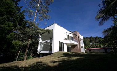 Casa Campestre En Arriendo, Las Palmas - Medellín