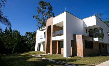 Casa Campestre En Arriendo, Las Palmas - Medellín